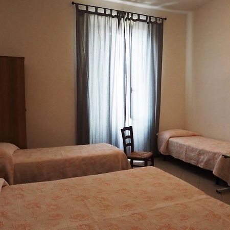 ホテル Residenza Pitigliano Gens Petilia - Nuova Gestione エクステリア 写真