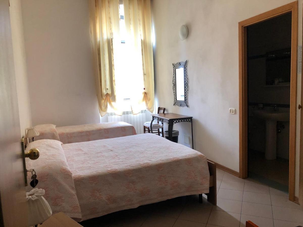 ホテル Residenza Pitigliano Gens Petilia - Nuova Gestione エクステリア 写真