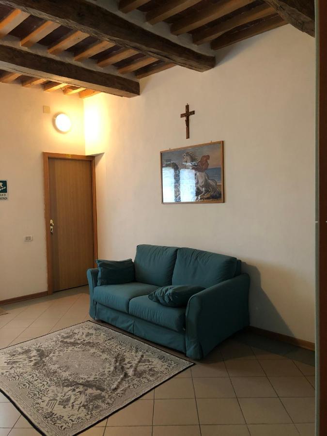 ホテル Residenza Pitigliano Gens Petilia - Nuova Gestione エクステリア 写真