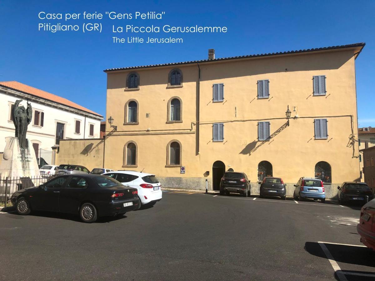 ホテル Residenza Pitigliano Gens Petilia - Nuova Gestione エクステリア 写真