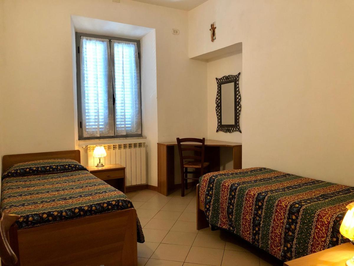 ホテル Residenza Pitigliano Gens Petilia - Nuova Gestione エクステリア 写真