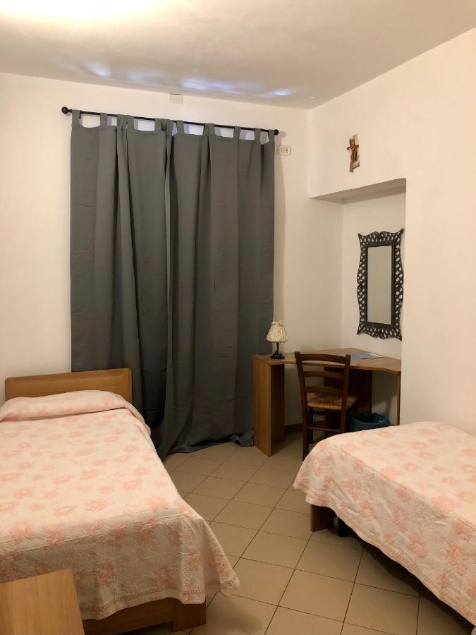 ホテル Residenza Pitigliano Gens Petilia - Nuova Gestione エクステリア 写真