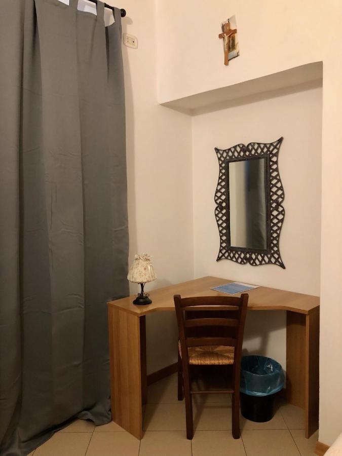 ホテル Residenza Pitigliano Gens Petilia - Nuova Gestione エクステリア 写真