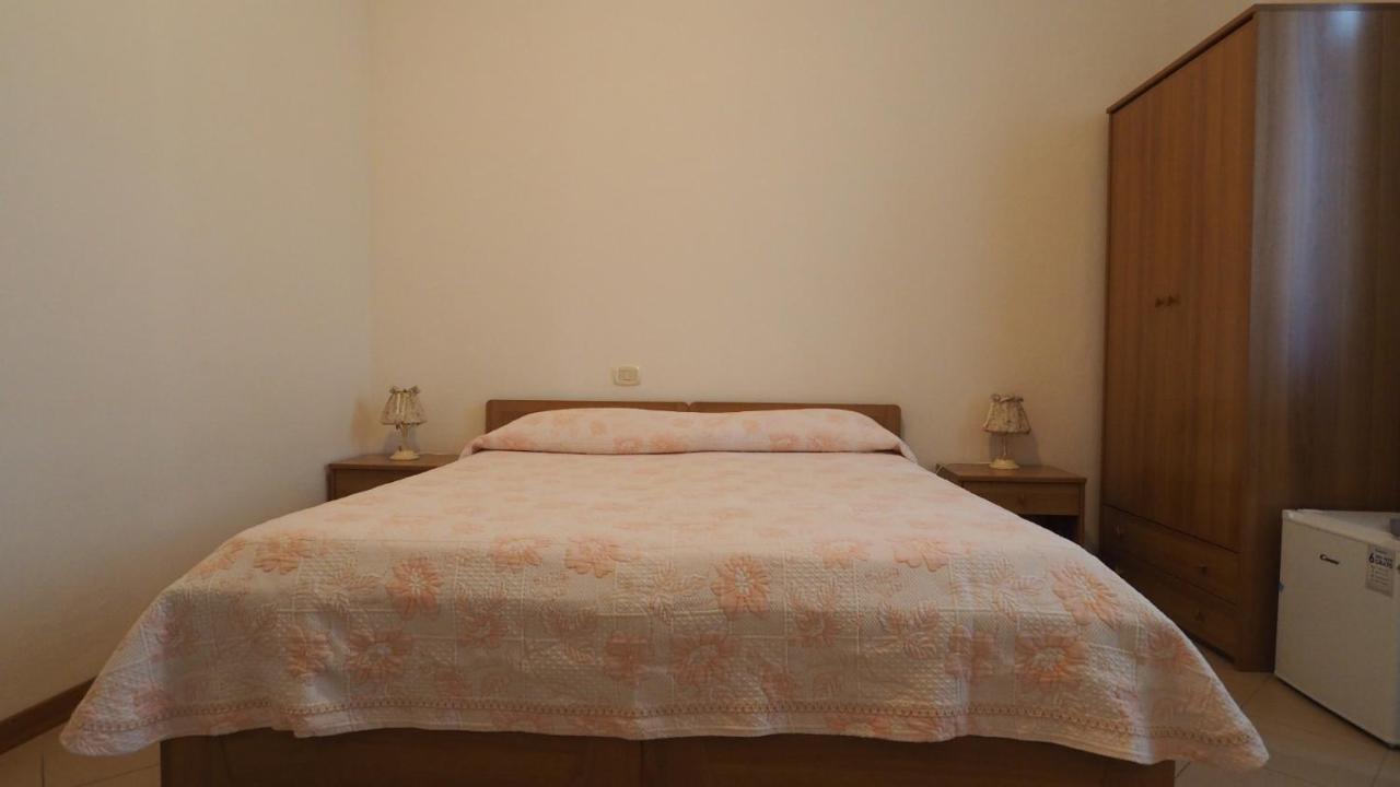 ホテル Residenza Pitigliano Gens Petilia - Nuova Gestione エクステリア 写真