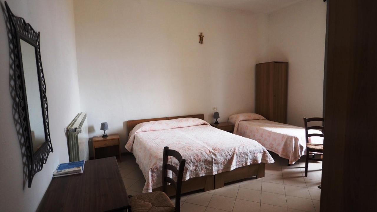 ホテル Residenza Pitigliano Gens Petilia - Nuova Gestione エクステリア 写真